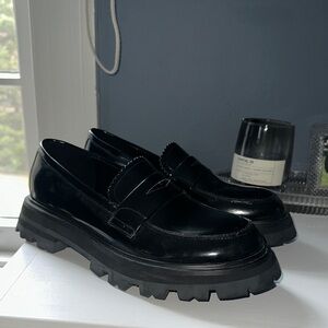 NEW Tony Bianco loafers